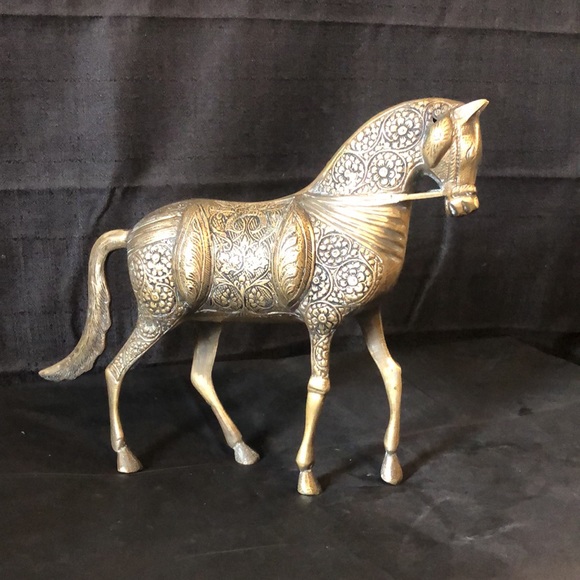 Medieval horse brass figure large 10” H 12” L midcentury Korea.  Free standing - Picture 6 of 8